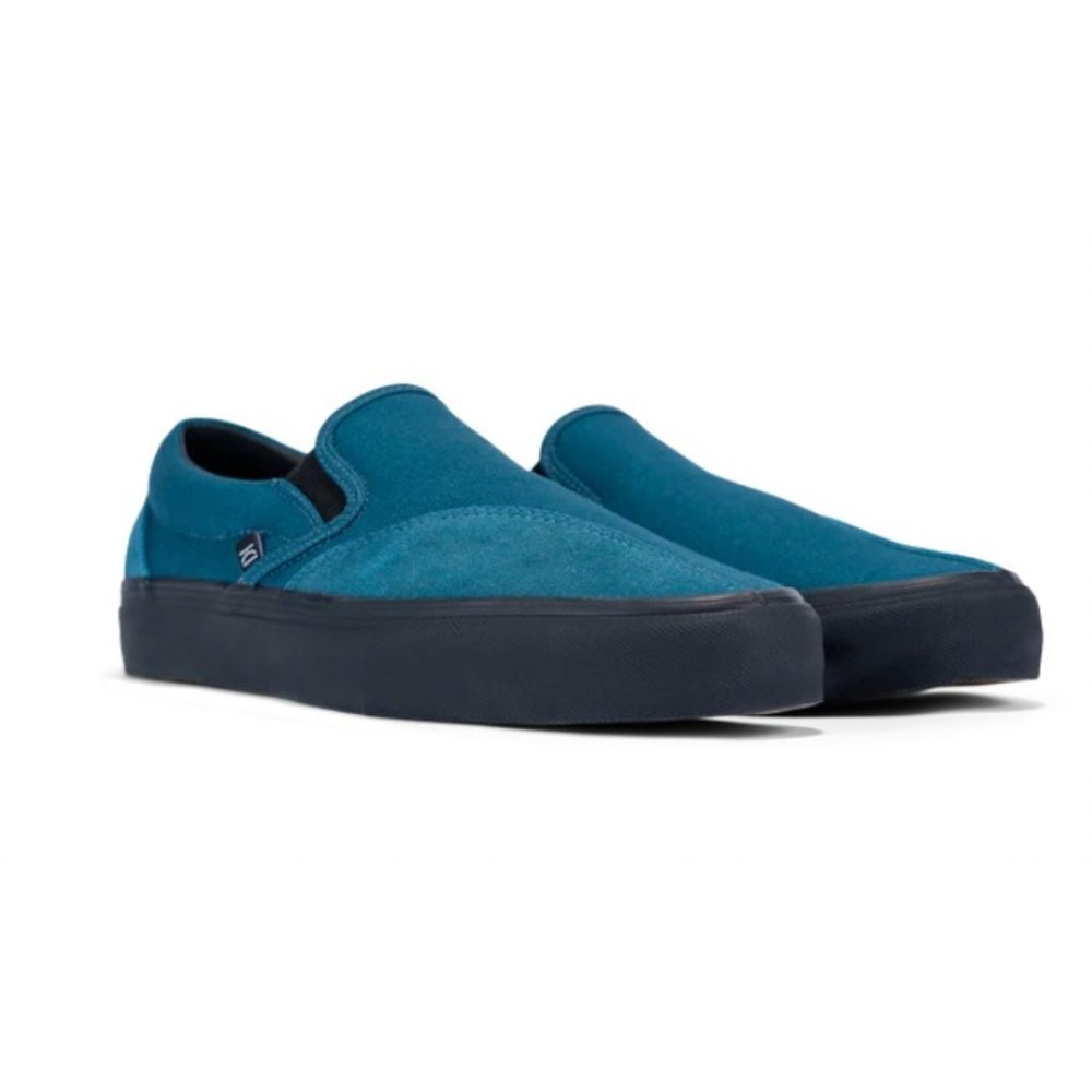 Slip-On Athletic Shoes in Teal with Black Sole
